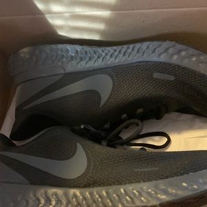 I am selling Nike shoes. Size 11, woman’s.